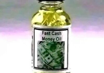 Money-oil4372093755